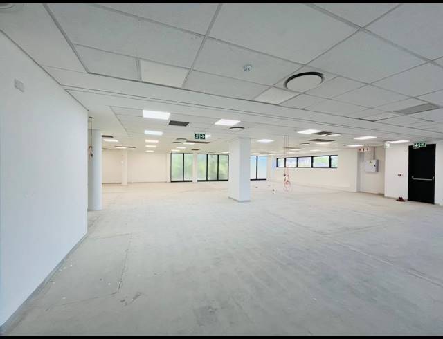 675M² OFFICE TO LET IN WATERFALL